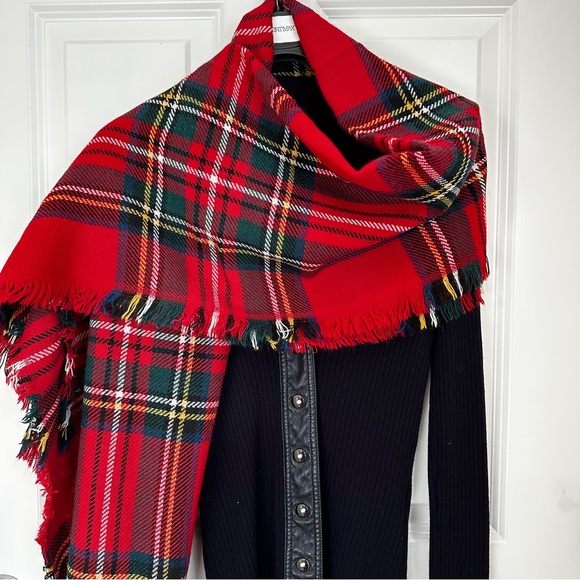 SOLD! on eBay Max&Co MaxMara Accessories Label-cut Red Plaid Scarf.Size: OS. - Picture 6 of 14